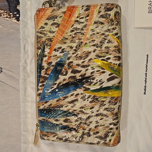 NWT ❣️Brahmin 💎 Daisy Botanic Melbourne Leather Wristlet W/Dustbag Authentic ! - Picture 3 of 8